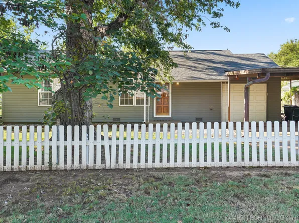 216 W 42nd St S, Sand Springs, OK 74063