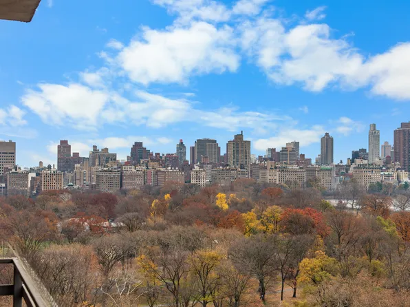 392 Central Park West image 14 of 14