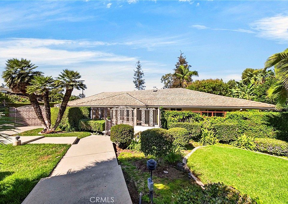 1st image of 619 Lakeside Dr
