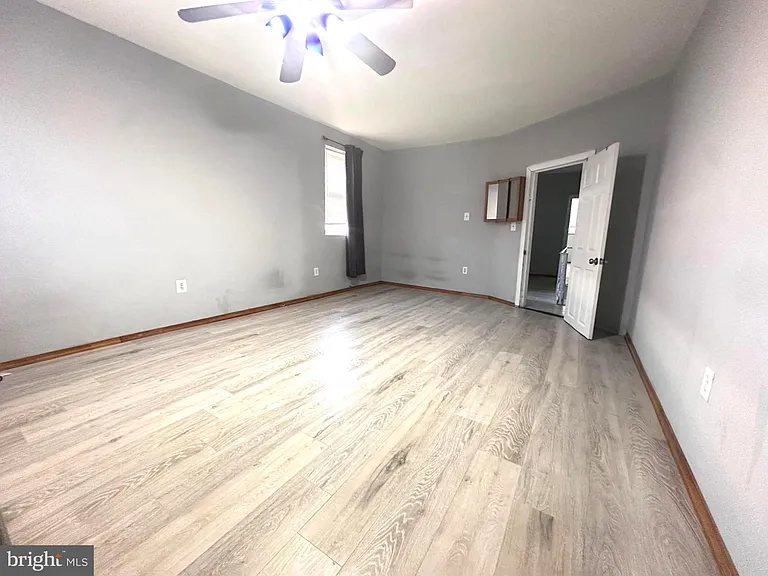 526 W Porter St — Photo 14