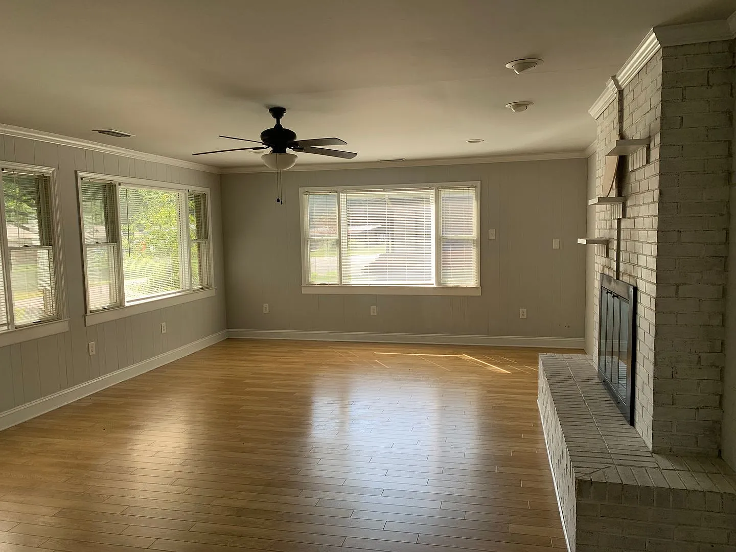 Lovely Three Bedroom Home in Huntersville! — Photo 2