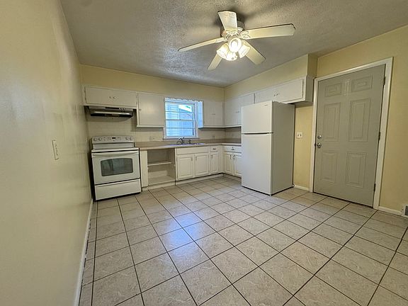 5th image of 1127 Lodge Ave