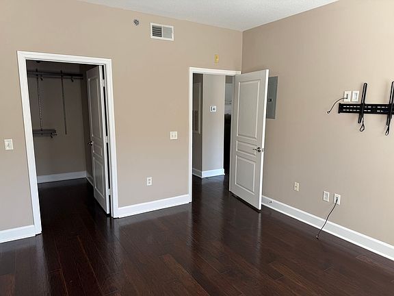 2nd image of 1315 East Blvd Unit 412