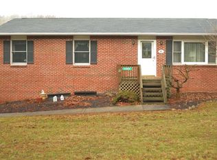2898 Dirling Ln, North Huntingdon, PA 15642