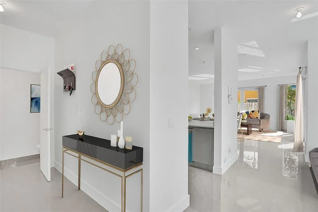 3 bed, 2.5 bath, 1823 sqft, $6,850 — Photo 2