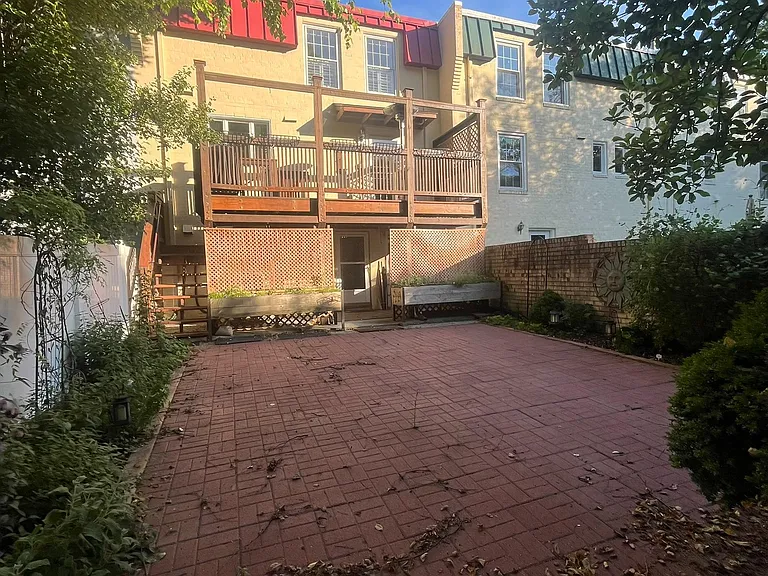 315 N Maple Ave — Photo 26
