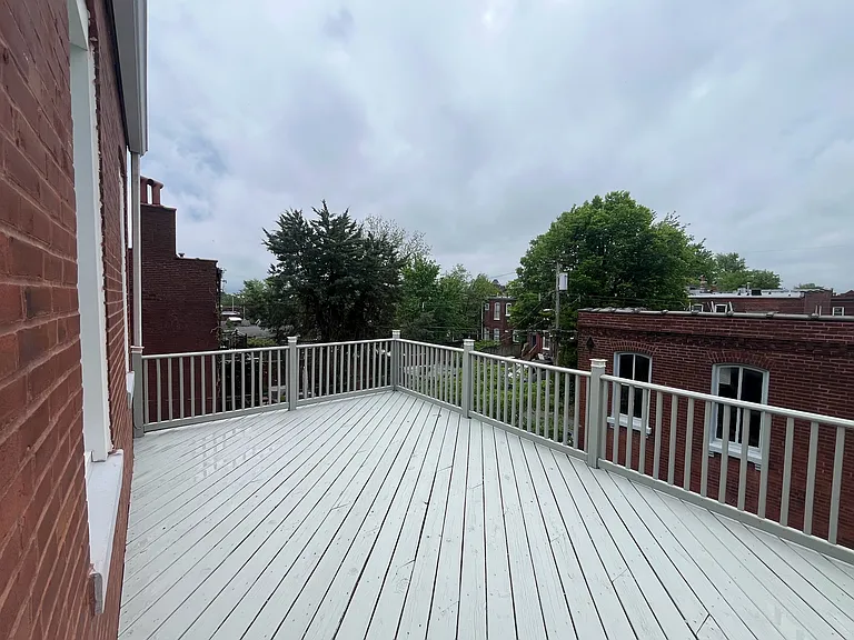 2040 Russell Blvd #2F — Photo 20