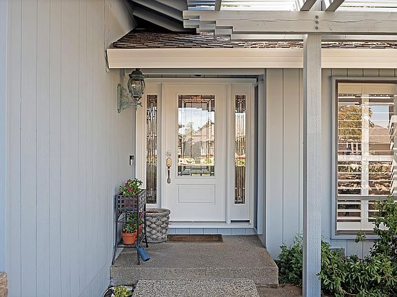 4th image of 104 Oak Rock Cir