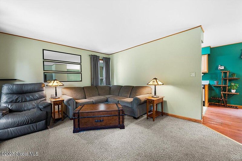 5th image of 17 Iris Avenue