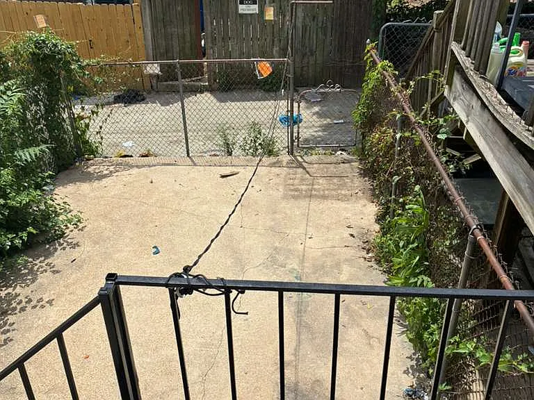2832 Parkwood Ave — Photo 10