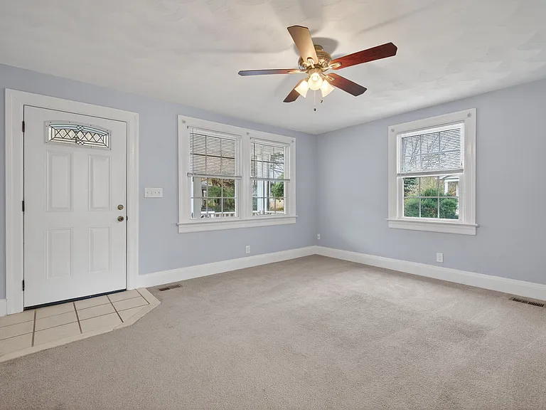 121 W Government Ave #A — Photo 4