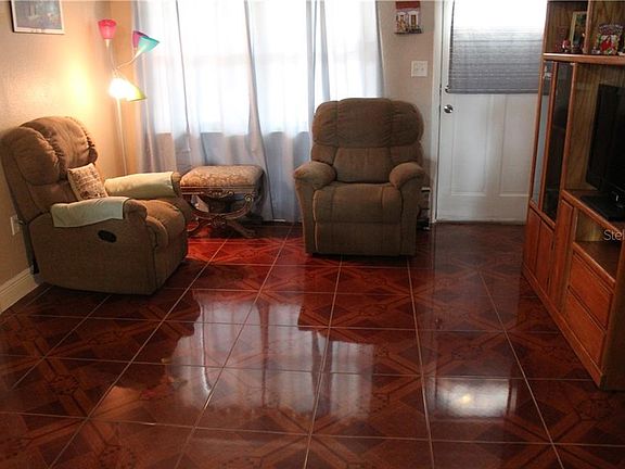4th image of 1312 Berwick Dr