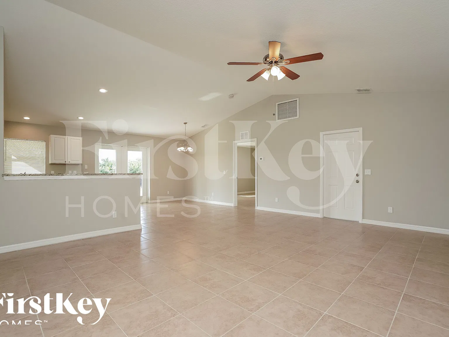 3 bed, 2.0 bath, 1612 sqft, $1,820 — Photo 2