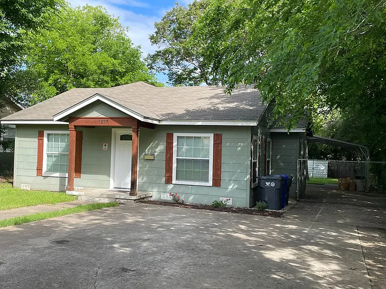 1817 Live Oak Ave — Photo 1