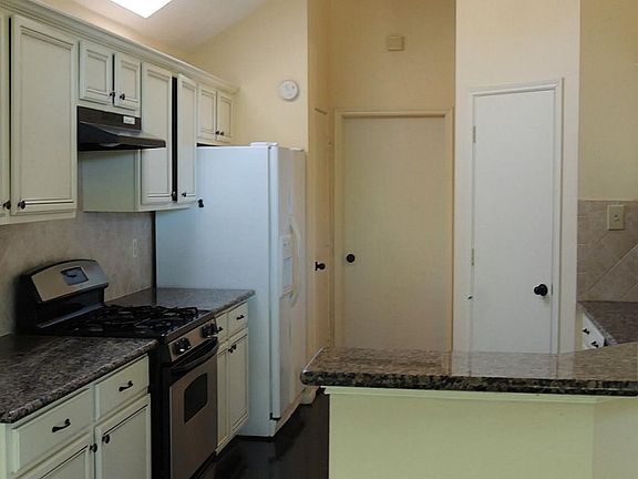 4th image of 6819 Stratford Park Dr