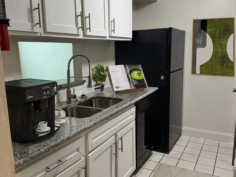 Park Colony Apartments — Photo 27