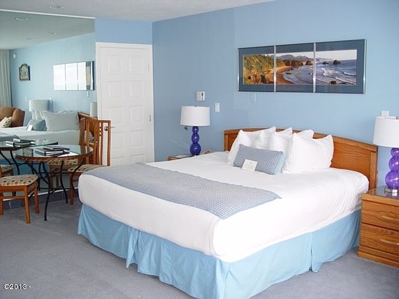3rd image of 4009 Highway 101 Room 635