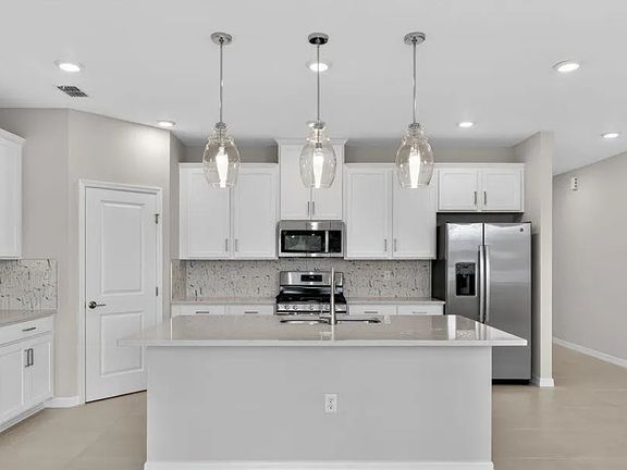 3rd image of 384 Cherry Elm Dr