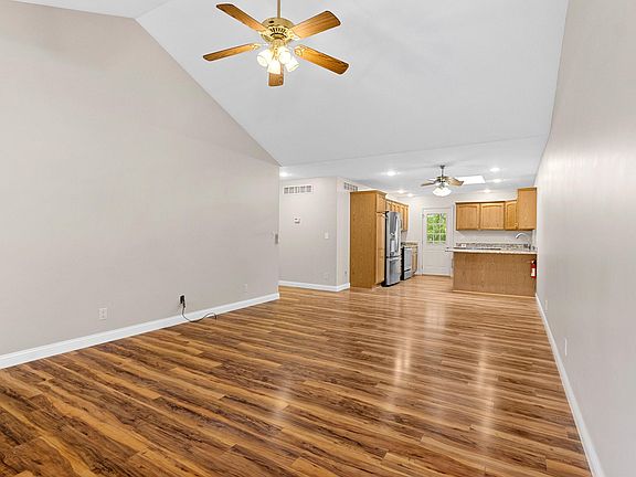 5th image of 1021 Winter Haven St