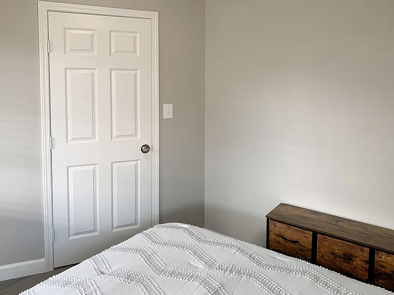 Twinleaf Dr — Photo 1