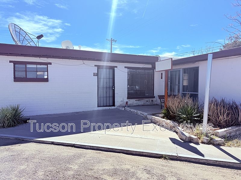 1st image of 3274 E Benson Hwy #17
