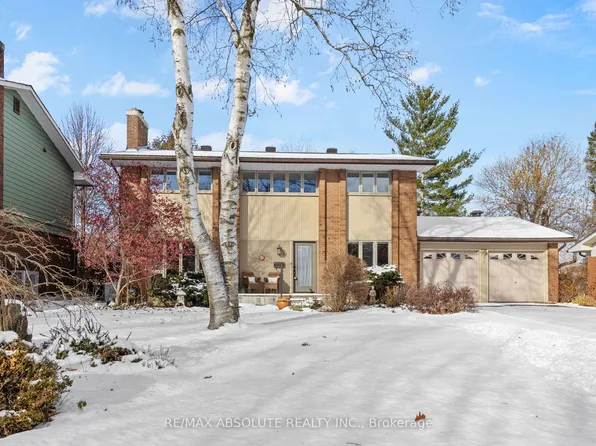 22 Banting Cres, Ottawa, ON K2K 1P4