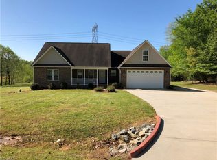 6709 Whispering Woods Ct, Thomasville, NC 27360