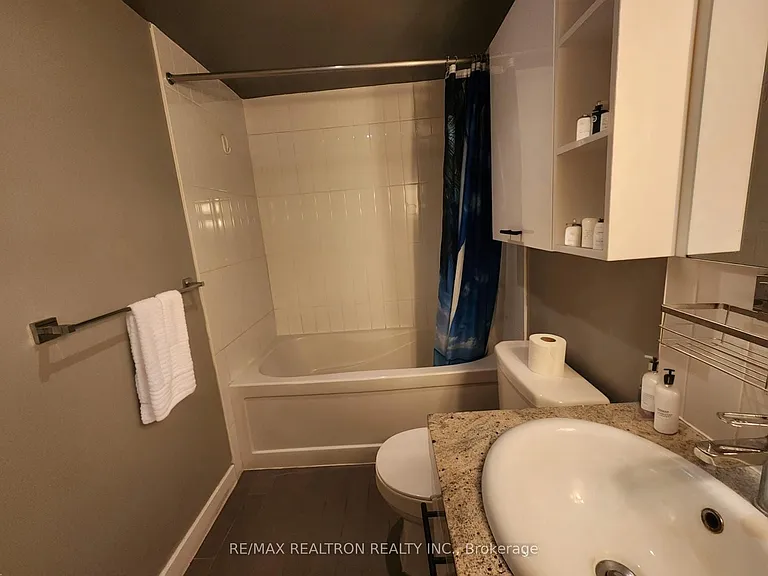 29 Singer Ct #1606 — Photo 17