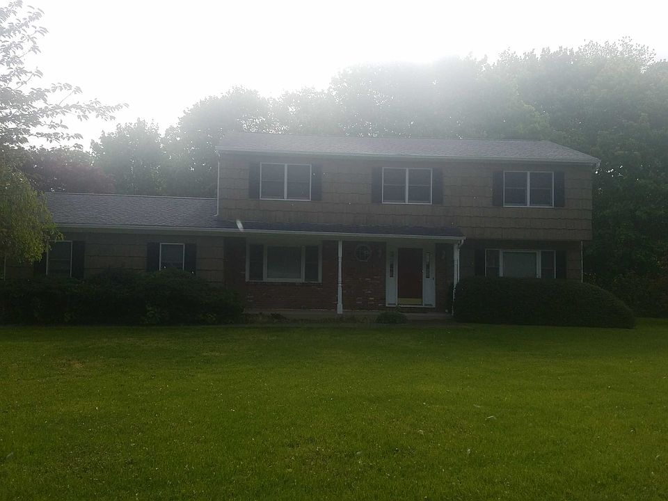 1st image of 19 Miller Woods Dr