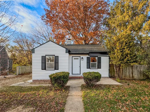 906 N 7th Ave W, Newton, IA 50208