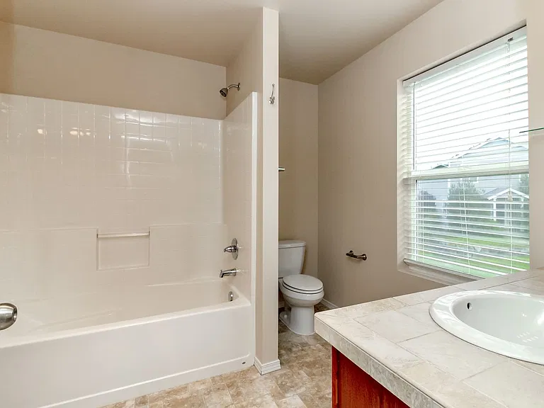 1360 Sinclair Dr — Photo 25
