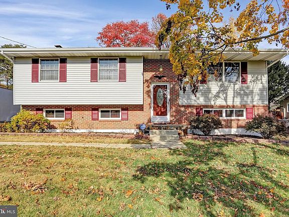 2nd image of 2417 Rockwell Ave