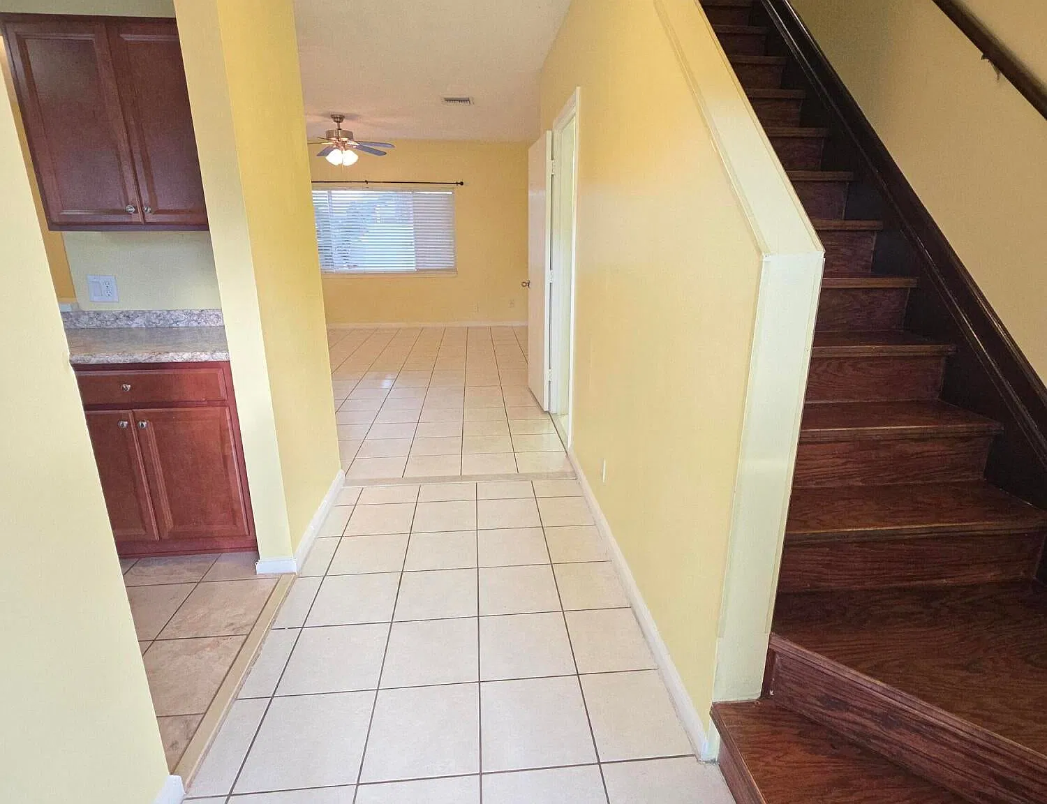 2 bed, 2.5 bath, 1381 sqft, $2,500 — Photo 2