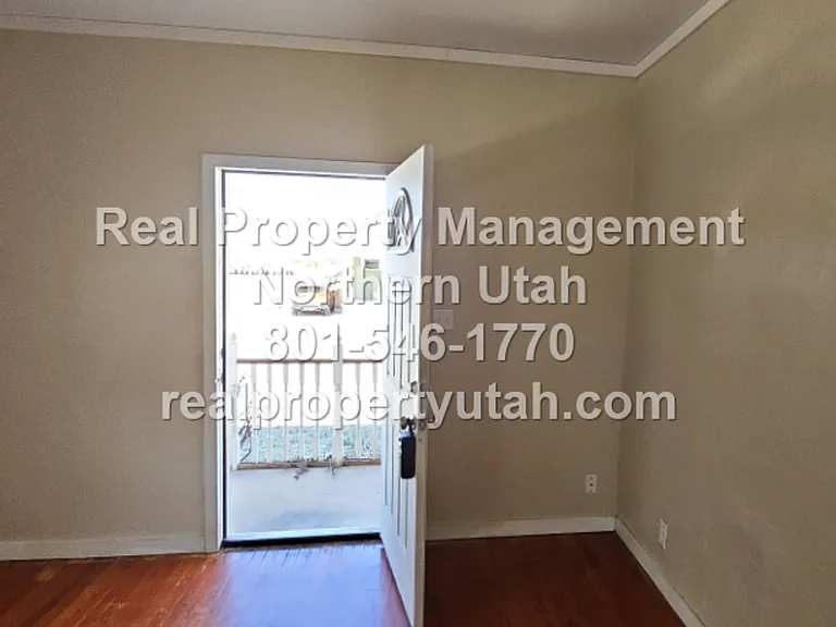 963 Rushton St — Photo 3