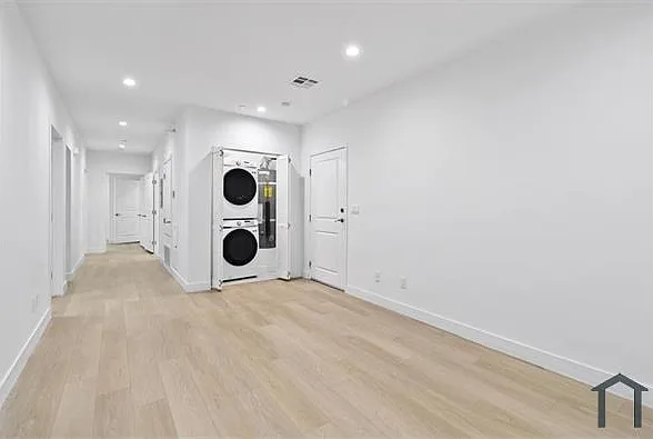 3 bed, 1142 sqft, $2,850 — Photo 3