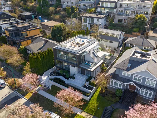 3489 Puget Dr, Vancouver, BC V6L 2T6