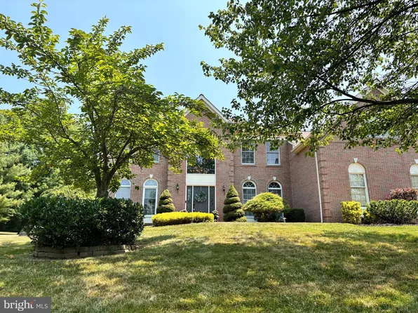 102 Ramsgate Dr, Phoenixville, PA 19460