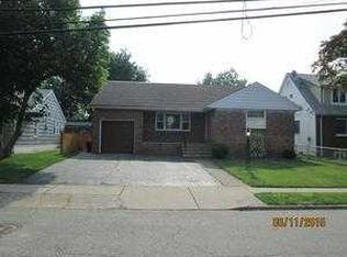 33 Shaw St, Garfield, NJ 07026