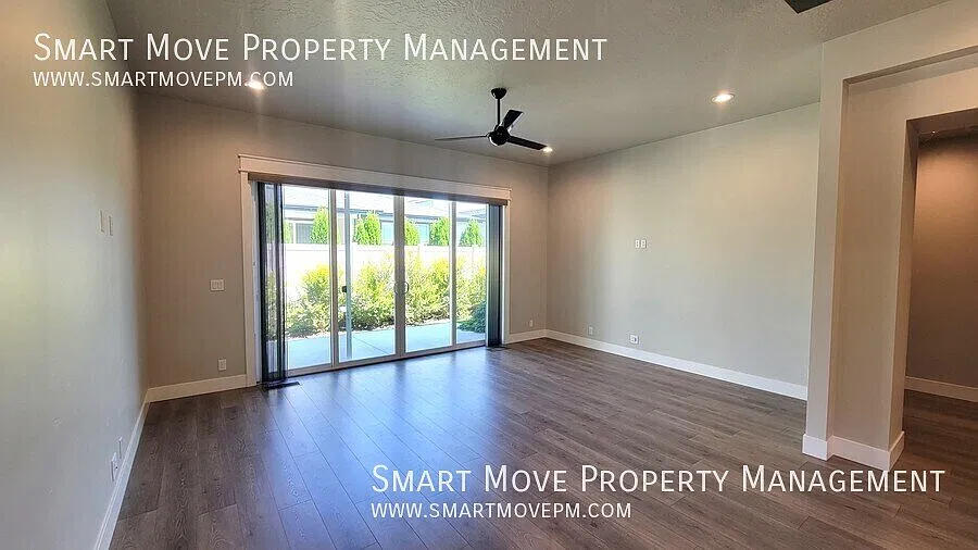 Stunning & Modern Features. 3 bd in Pine 43 near the Village — Photo 3