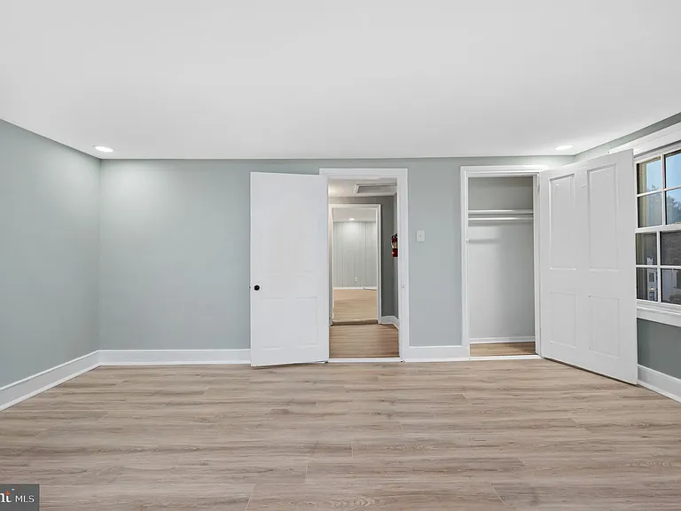 223-225 Kings Hwy E #3 — Photo 7