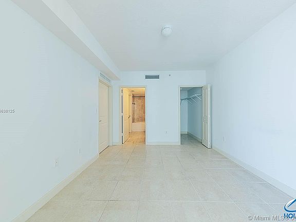 3rd image of 170 SE 14th St APT 2703