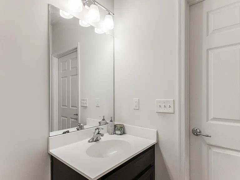 22 Veterans Dr — Photo 18