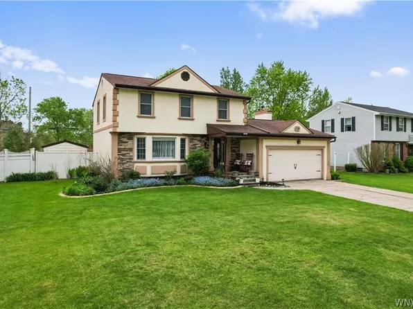 116 Colonial Dr, Grand Island, NY 14072