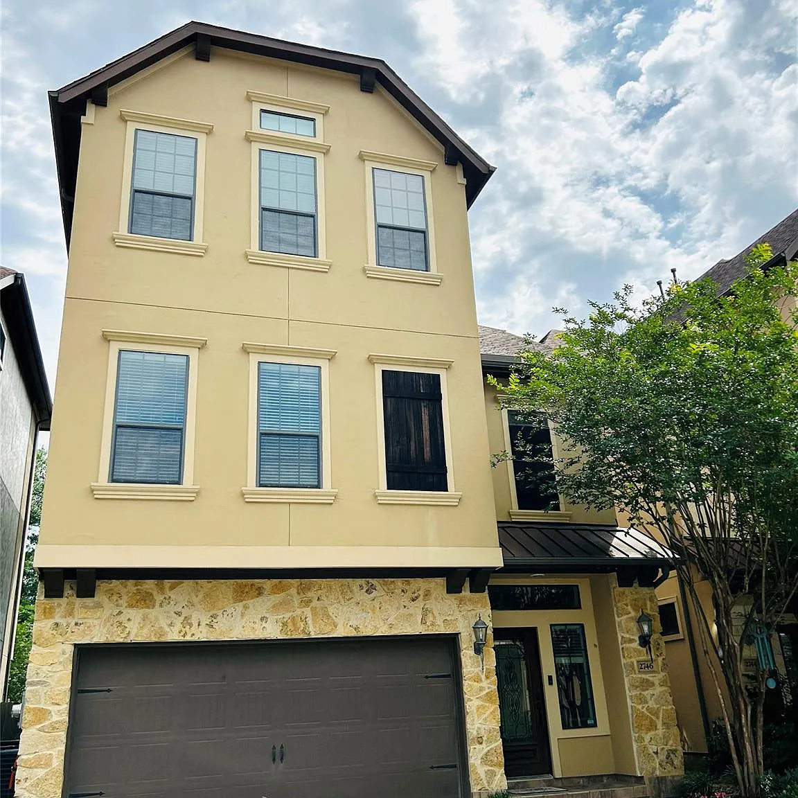 4 bed, 3.5 bath, 2805 sqft, $2,800 — Photo 2