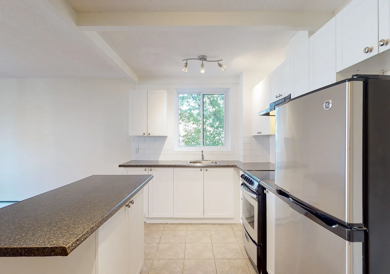 10 Burnside Ave. — Photo 1