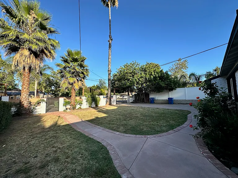 Melvin Ave — Photo 12