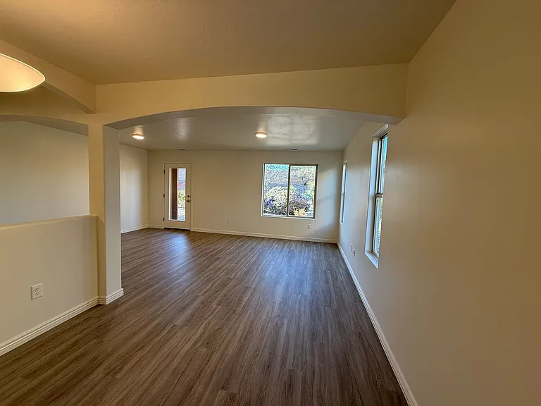 1000 E Bluffview Dr #118 — Photo 3