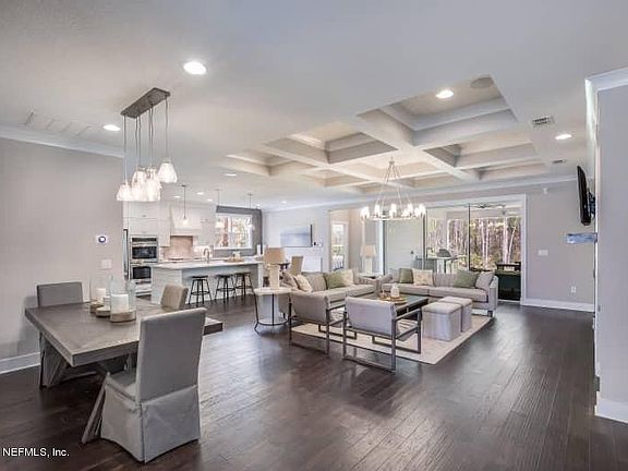 5th image of 103 Deerfield Meadows Cir