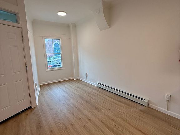3rd image of 4 William St #1S