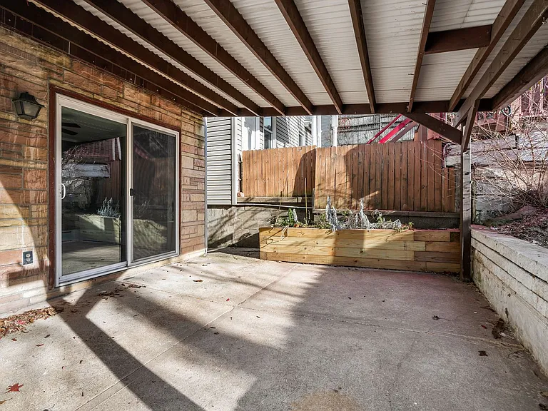 304 Marlow St — Photo 15